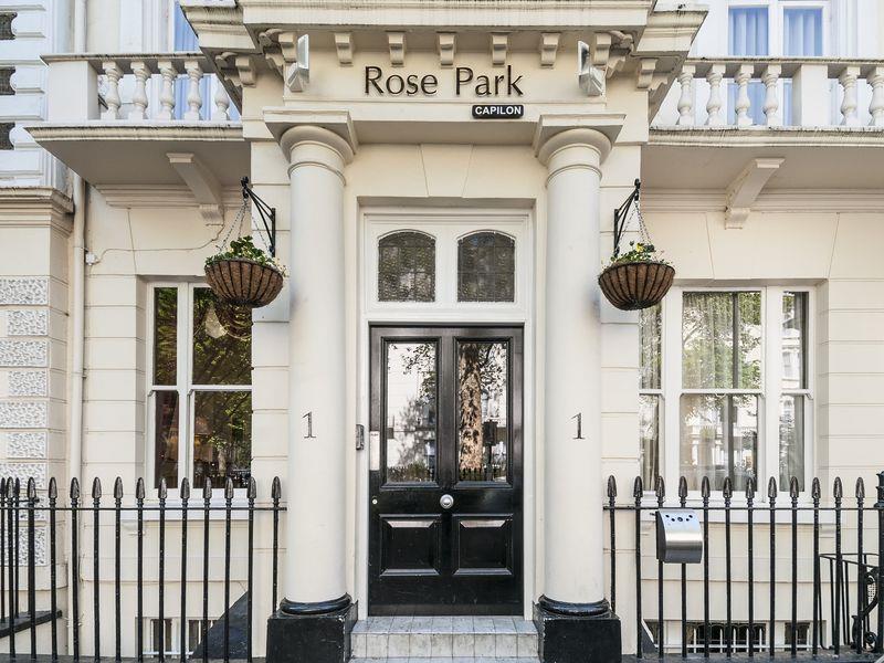 Rose Court Hotel Лондон Екстериор снимка