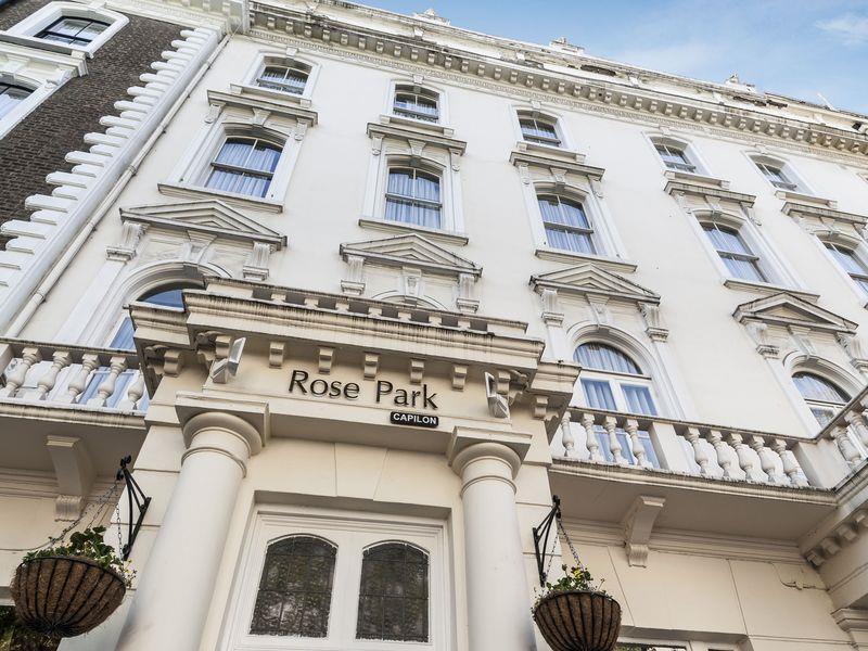 Rose Court Hotel Лондон Екстериор снимка