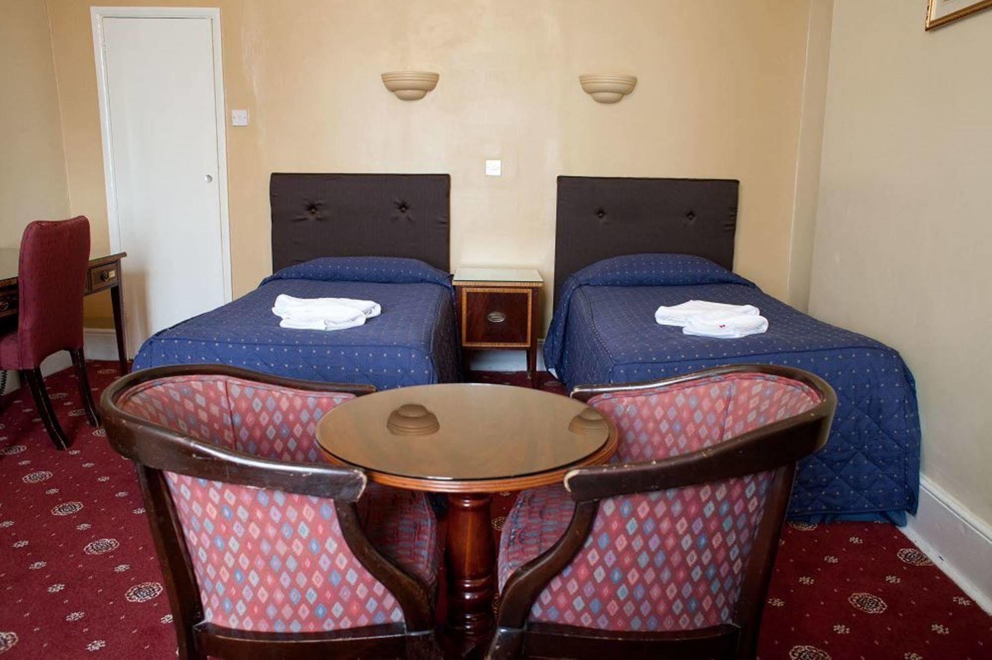 Rose Court Hotel Лондон Екстериор снимка