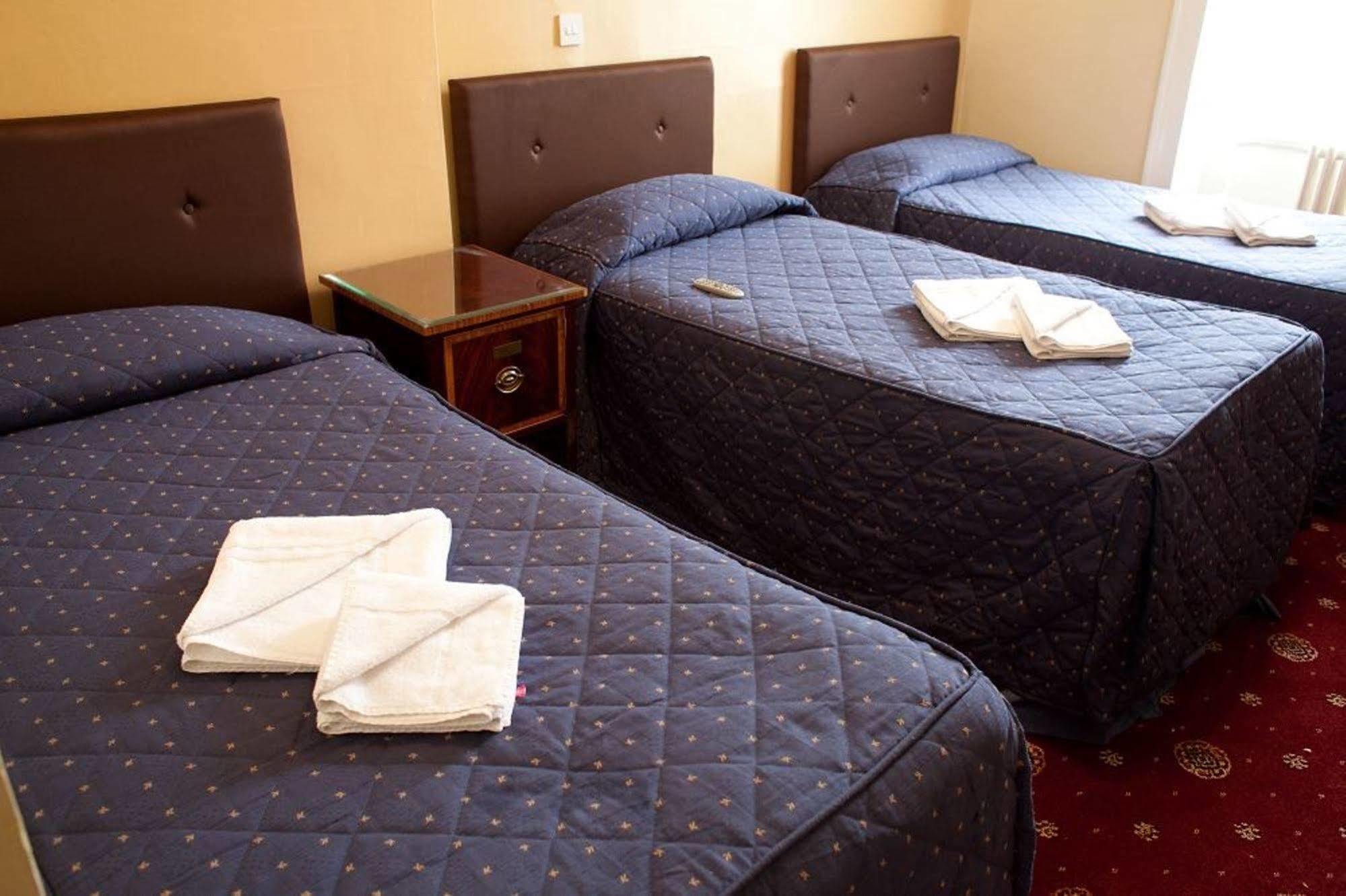 Rose Court Hotel Лондон Екстериор снимка